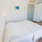 Roses Hotel 2*